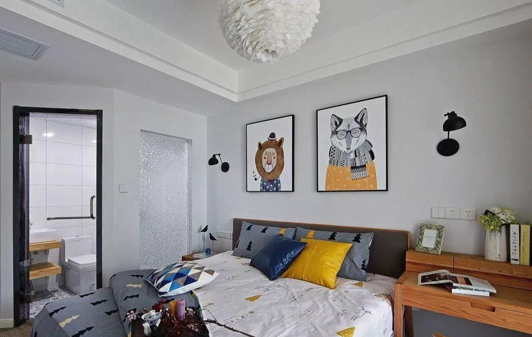 640-9 卫生间门对床怎么解决?