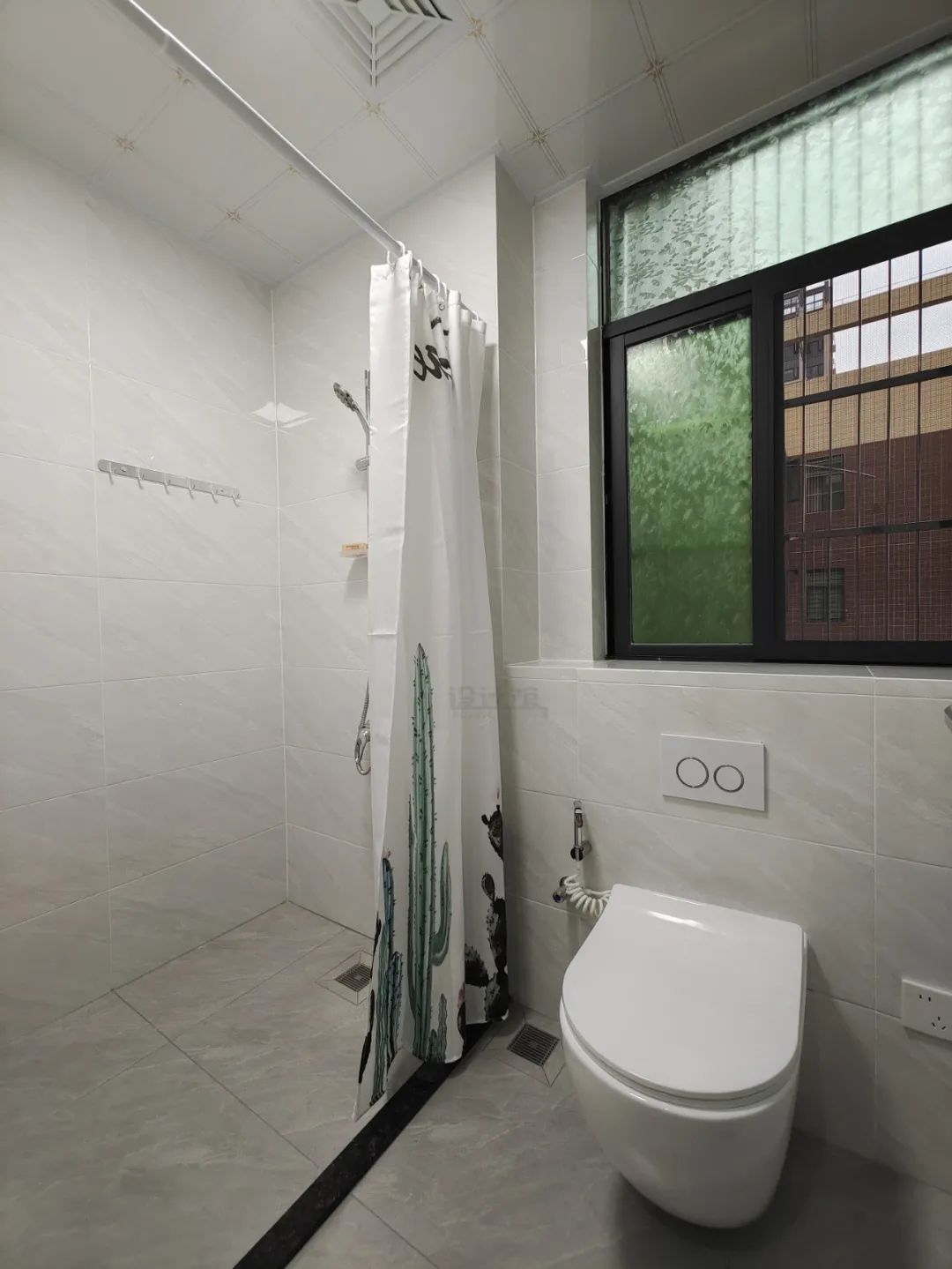 640-25 卫生间小得可怜,怎么装修布置,才实用不拥挤?